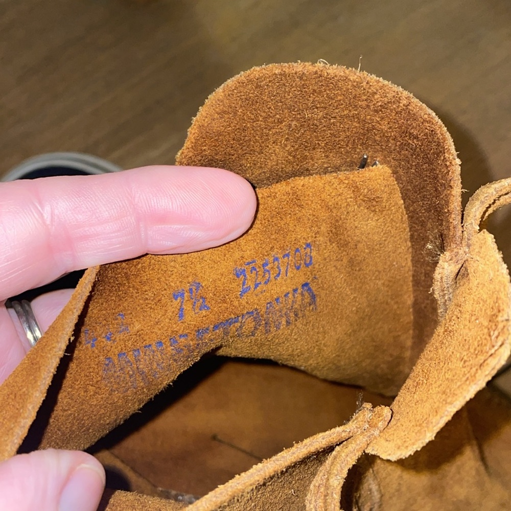 Minnetonka Hardsole Two Button Bootie New Without… - image 3